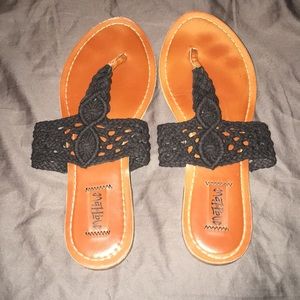 Size 8 black sandals